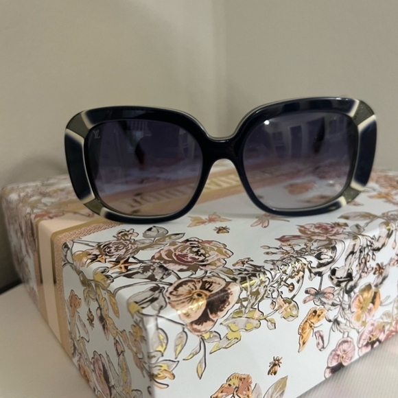 Louis Vuitton Black Sunglasses - Picture 1 of 7